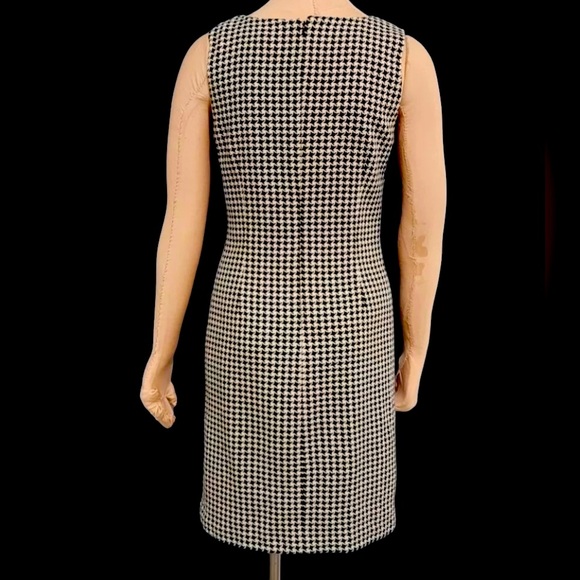 Ann Taylor houndstooth sheath dress in size 8. Fully lined. Like New - Picture 5 of 6